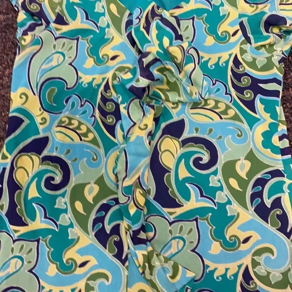Axcess Multi colored lined top sz. M